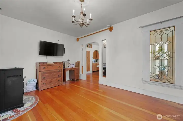 The living room with the pellet stove.
