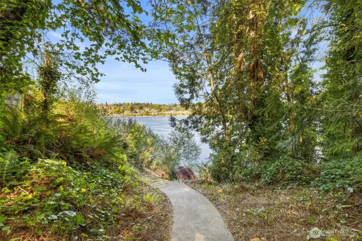 Pathway down to the beach