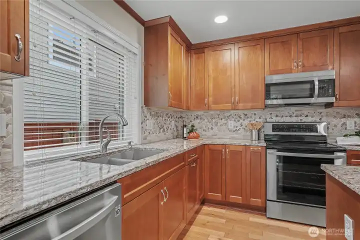 Light and bright kitchen!