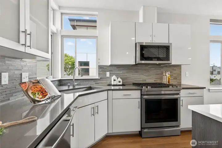Gas range and tile backsplash detail