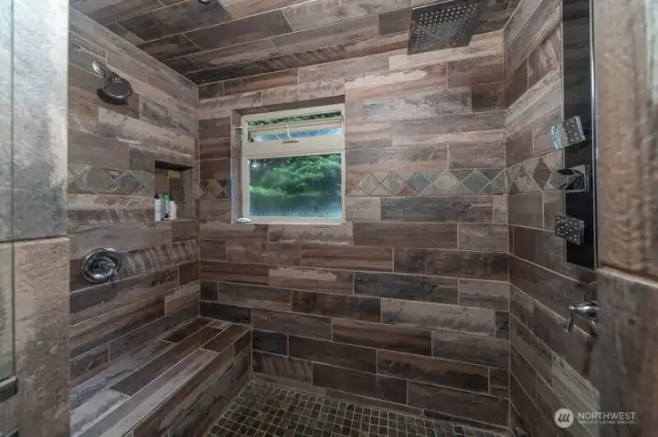 Master bedroom steam shower