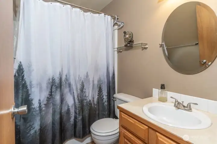 lower unit bathroom