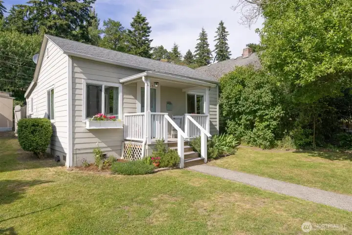 Level front yard