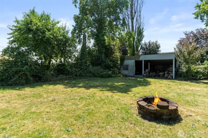 Tons of opportunities with this fully fenced backyard