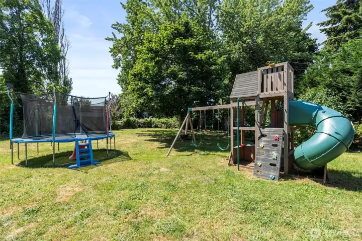 Play set conveys