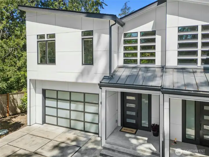 Townhouse built in 2021 with 2 car garage and Tesla car charger. Townhouse built in 2021 with 2 car garage and Tesla car charger.