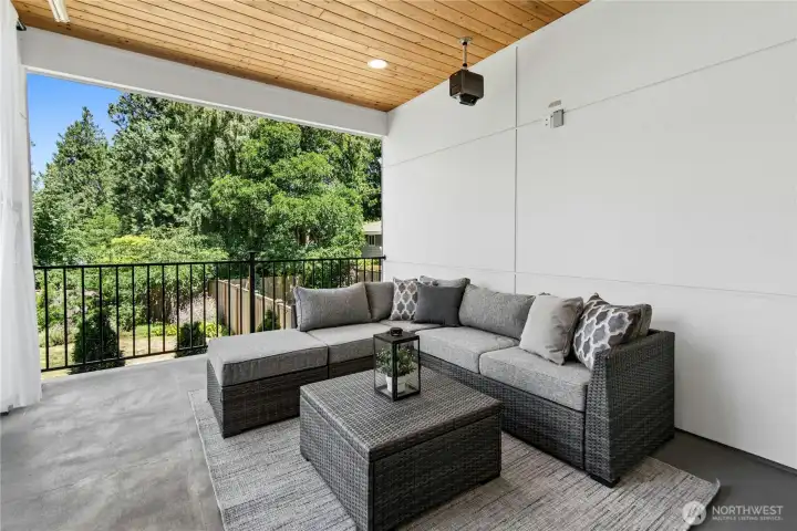 Covered patio perfect for lounging and grilling! Covered patio perfect for lounging and grilling!