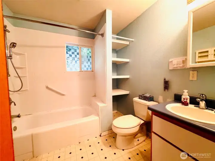 Full bath upstair