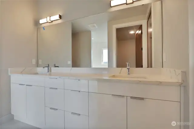 Main Floor Full Bathroom w/Dual Sinks