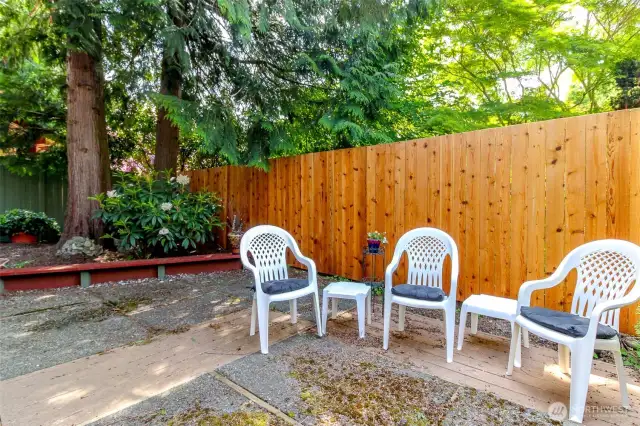 New fencing along the rear units on 48th.  The patio is very large.