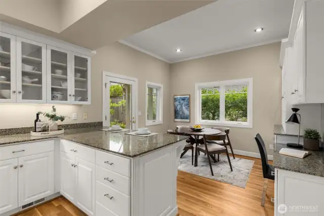 Closer in view of the eating nook
