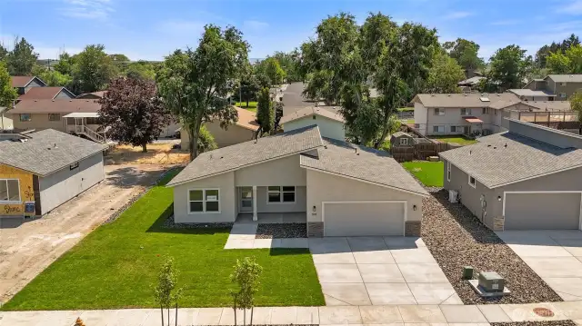 Photos are from a previous listing. Upgrades/options shown may not be available.