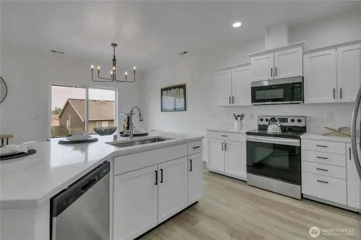 Dishwasher and sink in Island for great functionality