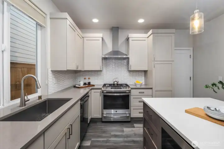 Entry from garage straight into the kitchen - easy grocery unload!