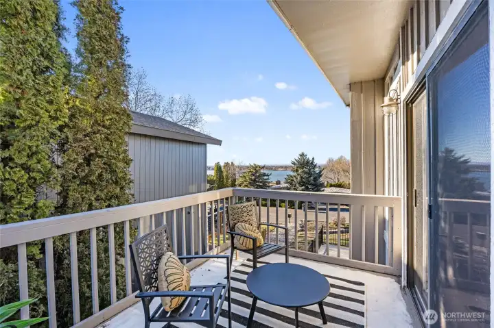 Upper Deck off Primary