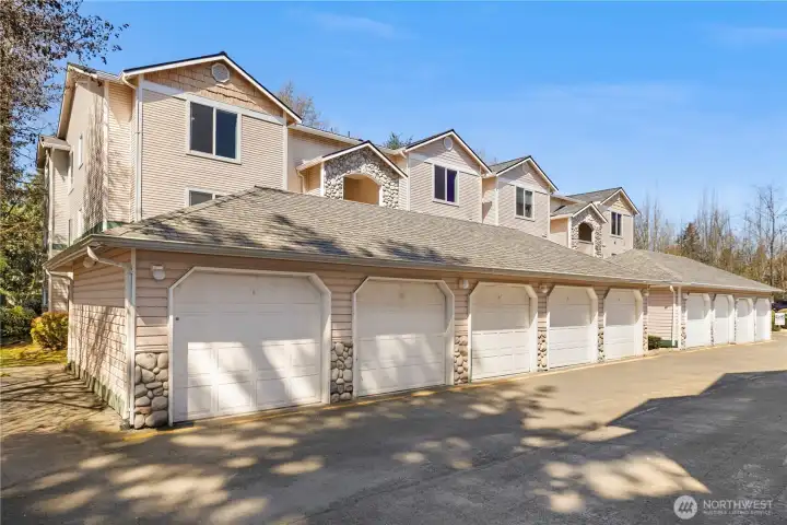 Top Floor Corner unit make home quiet & peaceful