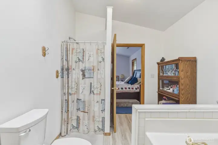 Primary bath