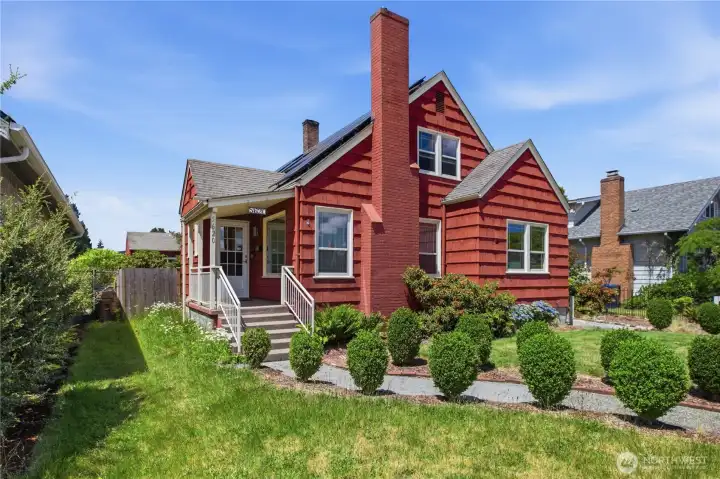 Charming 1940 home with rooftop solar added