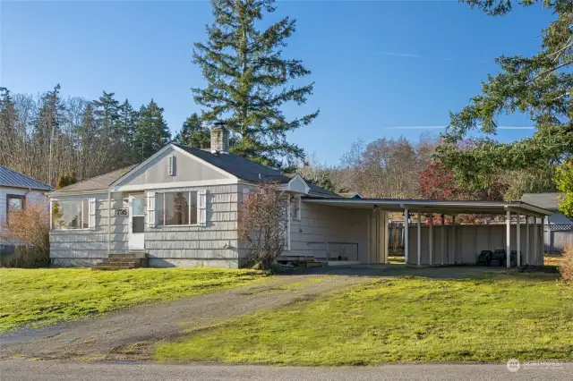 This listing has ample parking for guests and lots of storage.