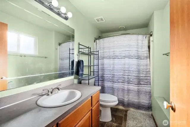 Full Bath off Primary - Lower level