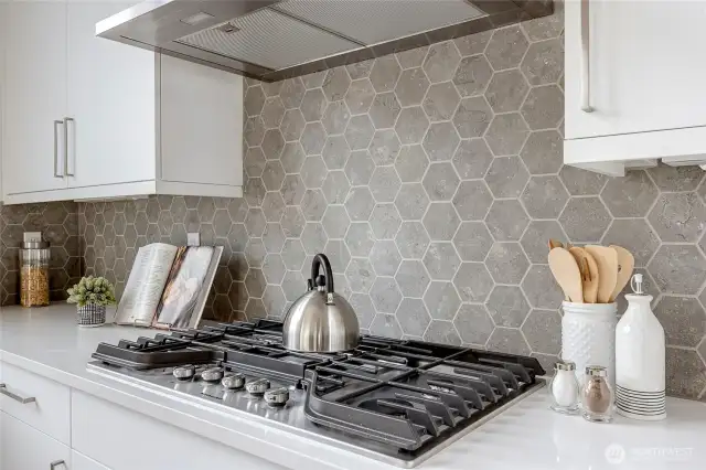 Stunning kitchen finishes! (model home lot 24)