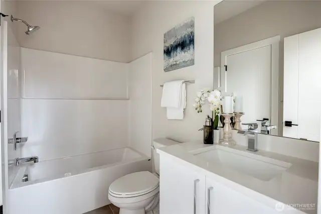Second floor bathroom (model home lot 24)