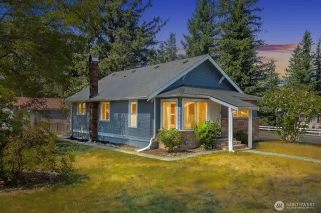Welcome home to your beautiful bungalow in Gold Bar.