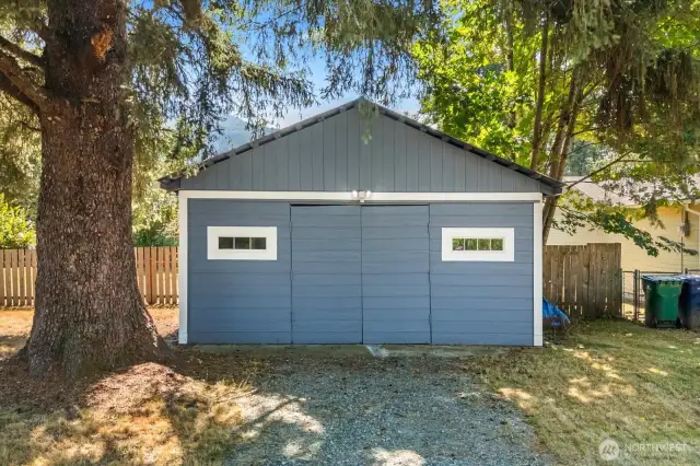 600 sq. ft. detached garage!