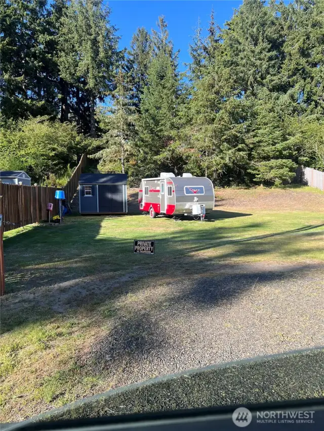 large lot with all the utilities
