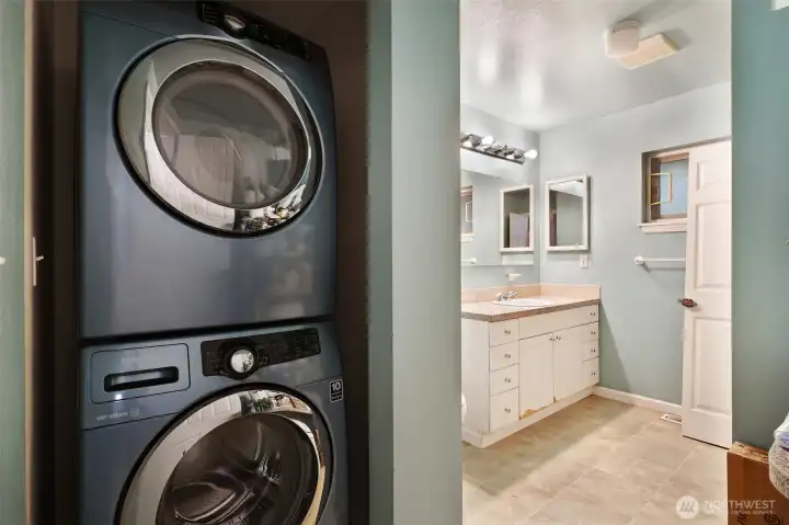 Hall bathroom & laundry