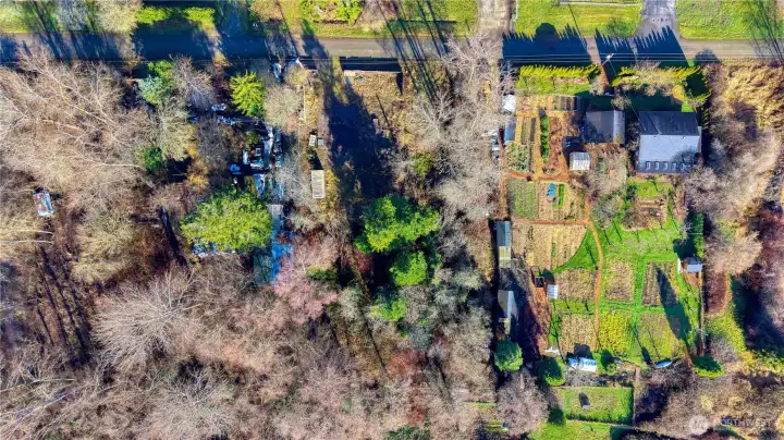 Lot is near the Airpark, the beach and local restaurants.