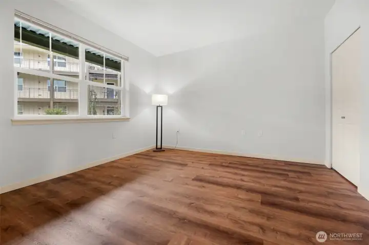 Large bedroom without the virtual staging.