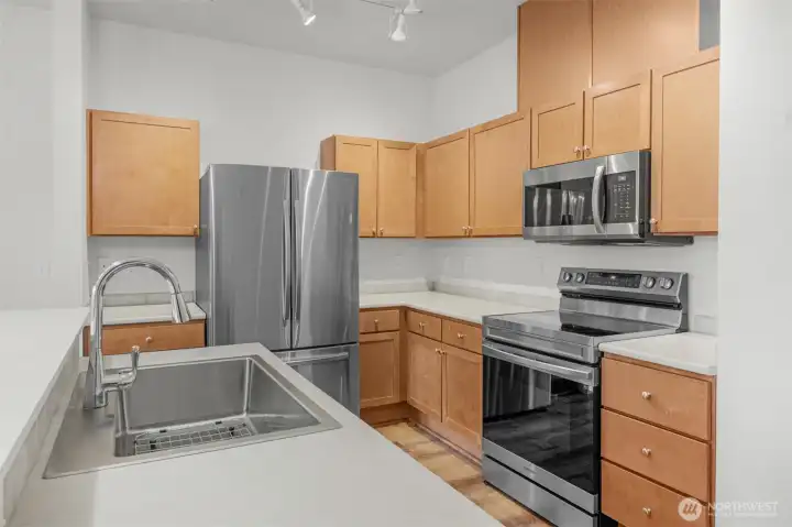 Newer stainless steel appliances that stay!