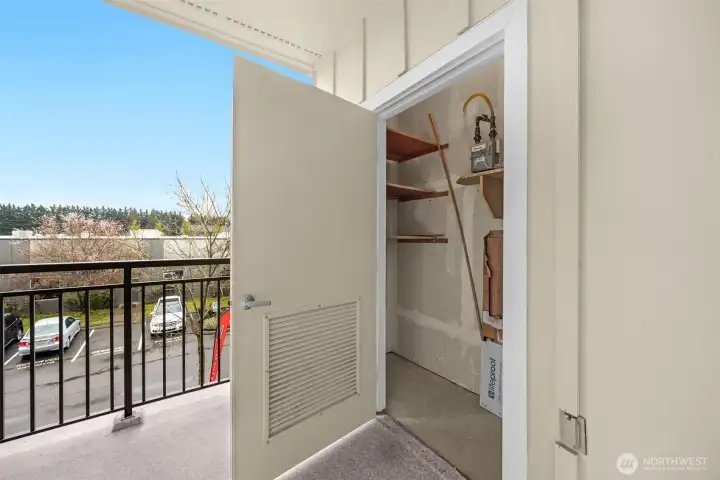 Storage closet located on the deck for more storage!