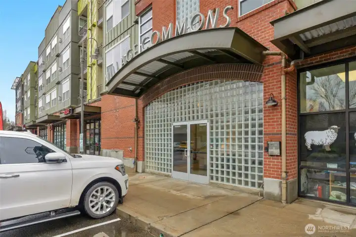 Come view this beautiful condo!