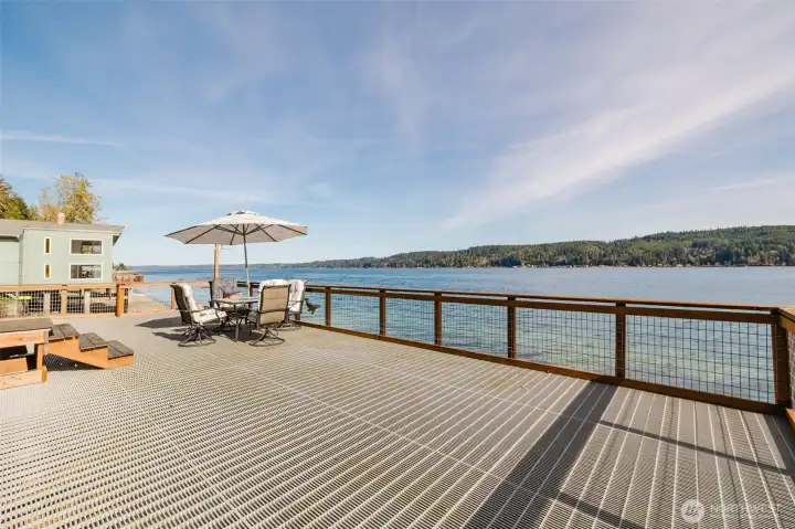 Welcome to 10212 NE North Shore Rd!