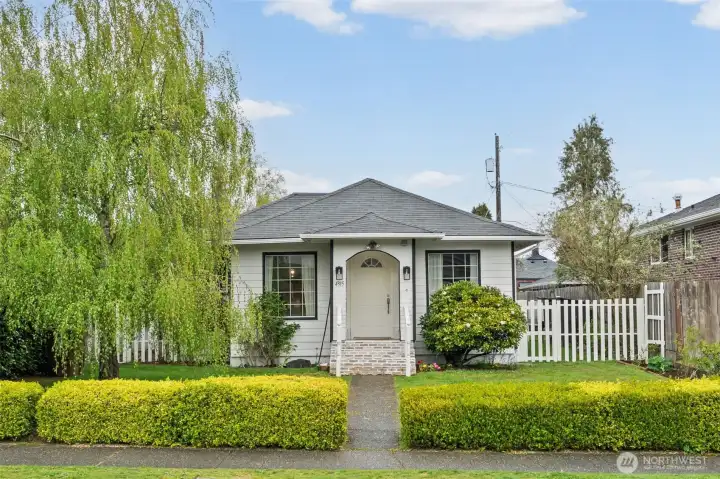 Welcome to 4315 N 7th