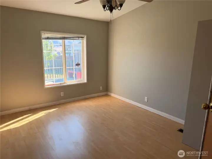 office or could be 4th bedroom