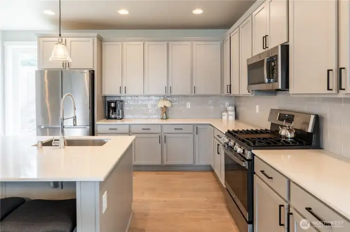 Samsung Appliances including Gas Range for cooking delicious meals perfectly