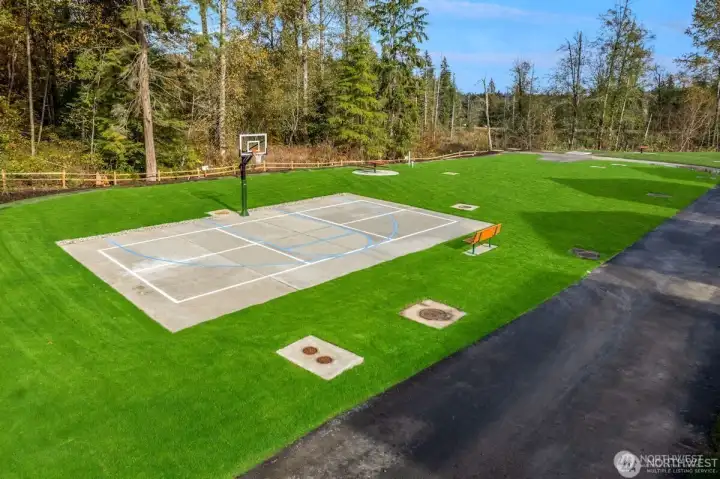 Basketball Court in Bella Cresta