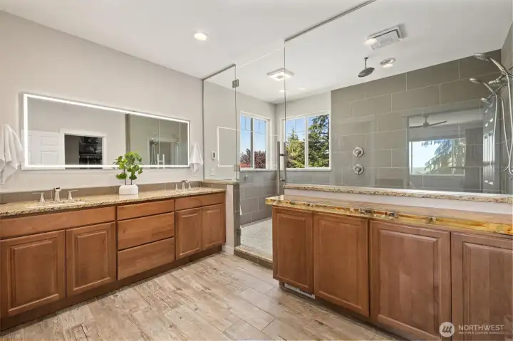 Primary bathroom ensuite