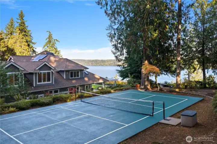 The pickleball court has regulation lines. The pickleball court has regulation lines.