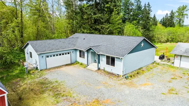 1 story newer build, on almost 8 acres!