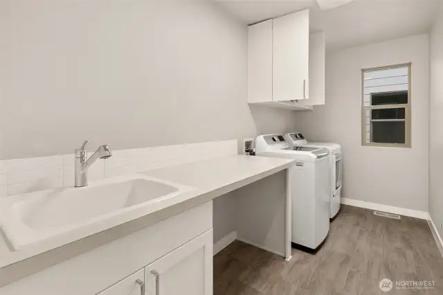 Interior finishes & colors may vary. See site agent for details