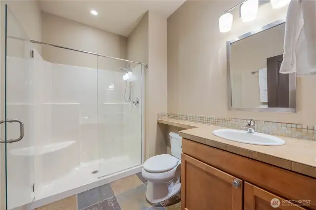 Guest Bath 1
