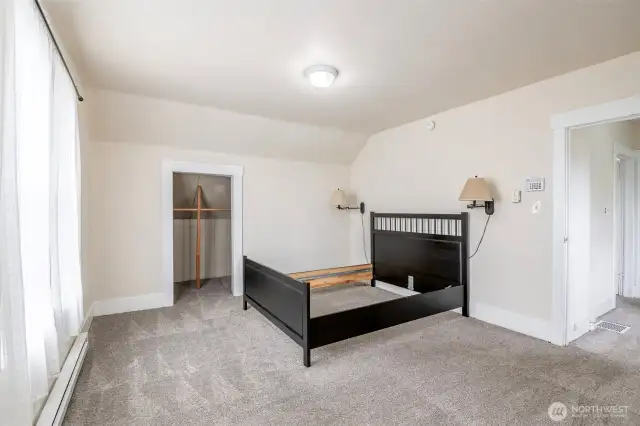 Front bedroom upstairs