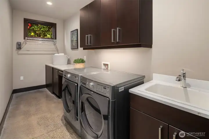 Main floor laundry room (second laundry in Primary)