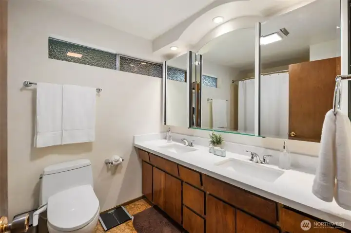 Upstairs Full Bath