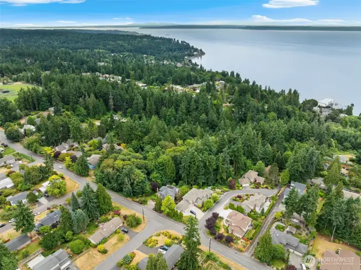 Minutes to downtown Edmonds dining, shops, and beaches.