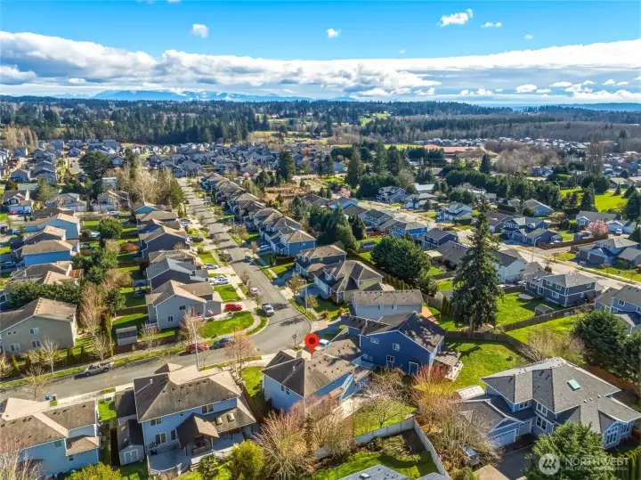 Kayaking, hiking, boating, and exploring are all within reach. For commuters, quick access to I-5 makes travel north to Bellingham or south toward Everett simple and efficient.